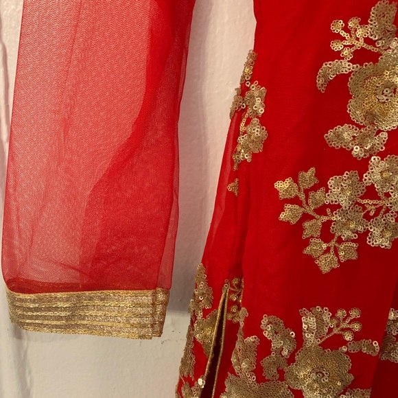 Traditional Red Indian Dress - Picture 2 of 7